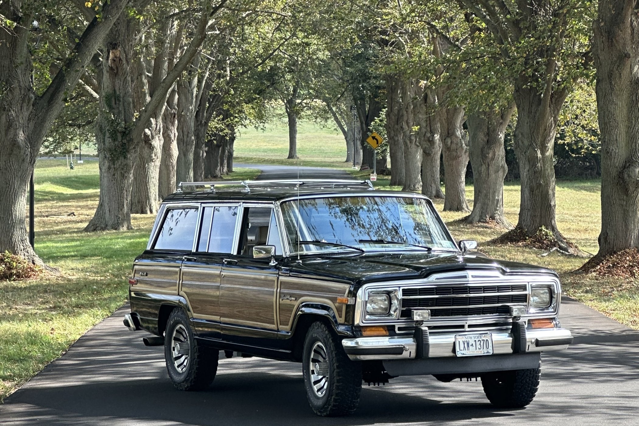 Jeep Grand Wagoneer